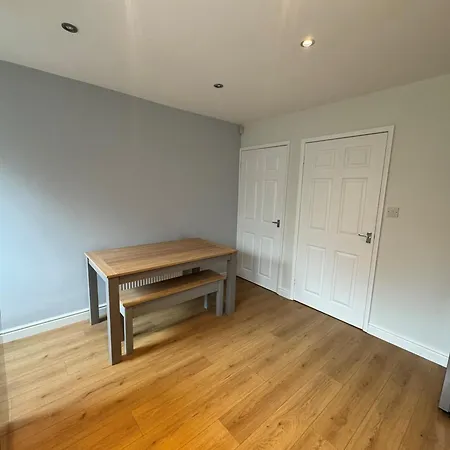 Sheffield Edge Hideaway Apartment Mosborough Exterior photo